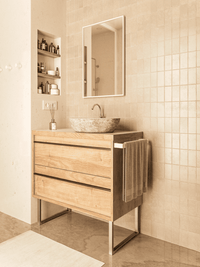 Weite Wohnansicht: Möbelkufen GRAZ im Industrial-Finish, 30 cm hoch, montiert an einem Sideboard
